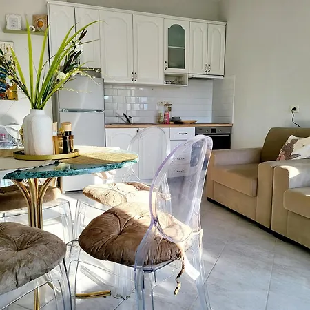 Marina Yacht Apartment Sarande