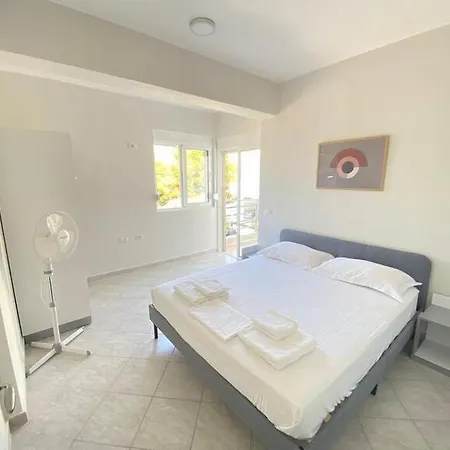 Marina Yacht Apartment Sarande
