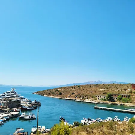 Marina Yacht *