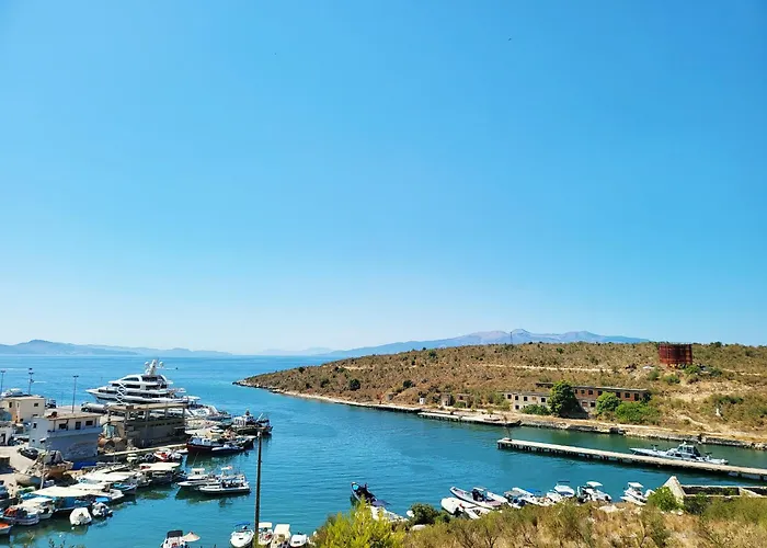 Marina Yacht *